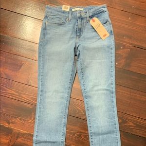 BRAND NEW LEVI JEANS